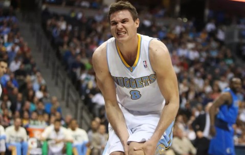 九游体育官网-转折点丹佛掘金远射贴柱；社区盾关键时刻攻防权衡；目标明确；资深球员宣示担当